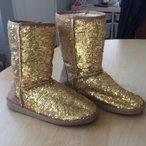 GLAM!! Festive boots! Great for LSU games!!